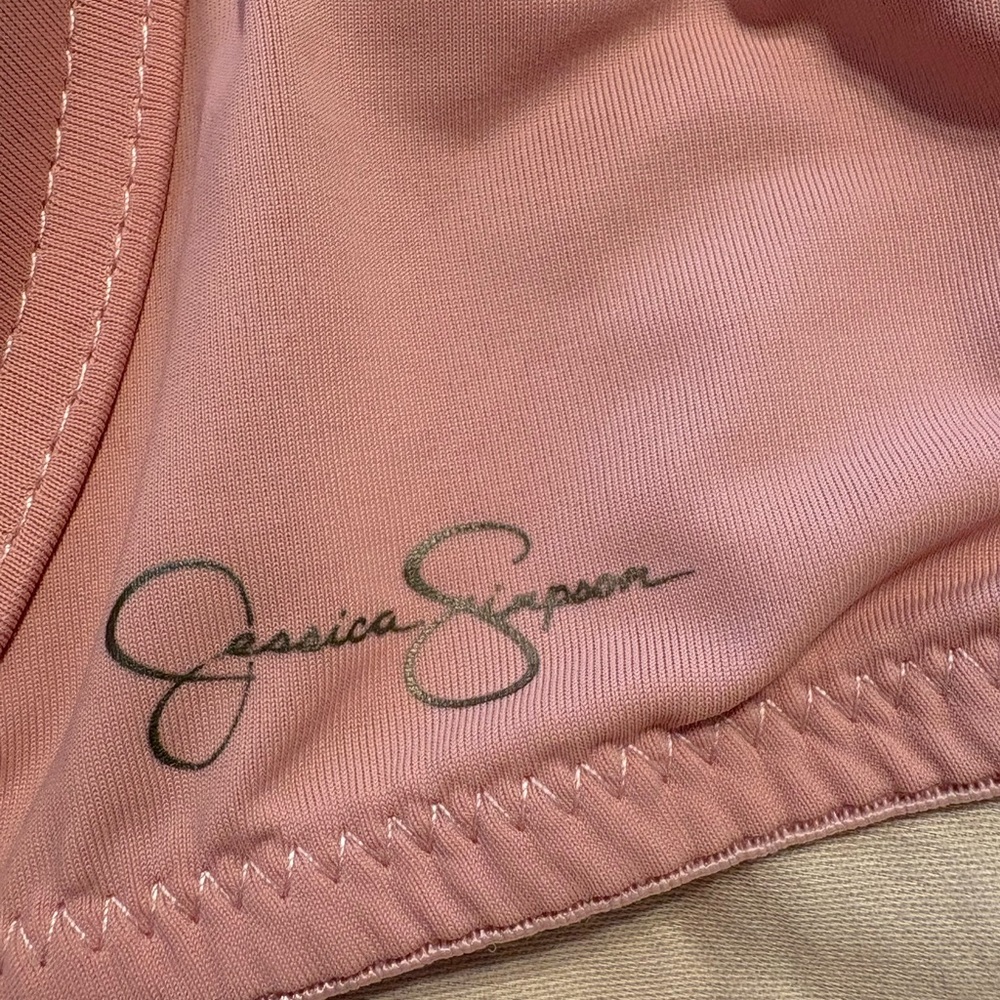 Jessica Simpson - Picture 2 of 14